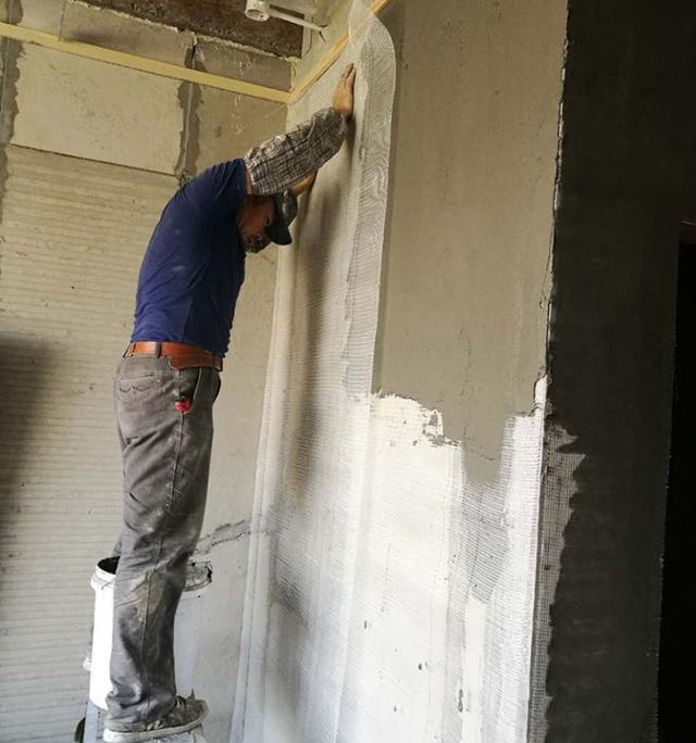 瓷砖空鼓打胶按斤收费180元合理吗为什么