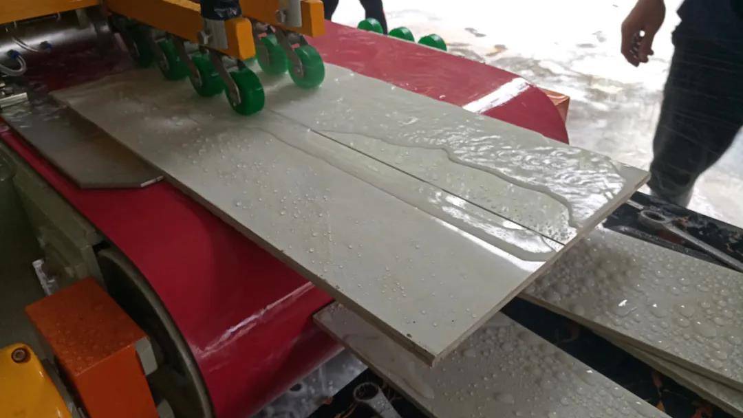 瓷砖切割如何收费(瓷砖切割收费价格表)